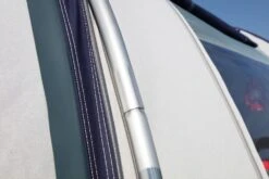 Karsten Tunneltent Opera 2400 - Blueline 19 Karsten Tunneltent Opera 2400 - Blueline -Beste Kampeer Winkel blueline detail